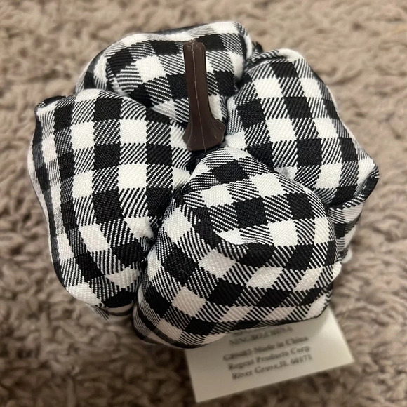 NWT 4 Plaid Pumpkins - Picture 5 of 8